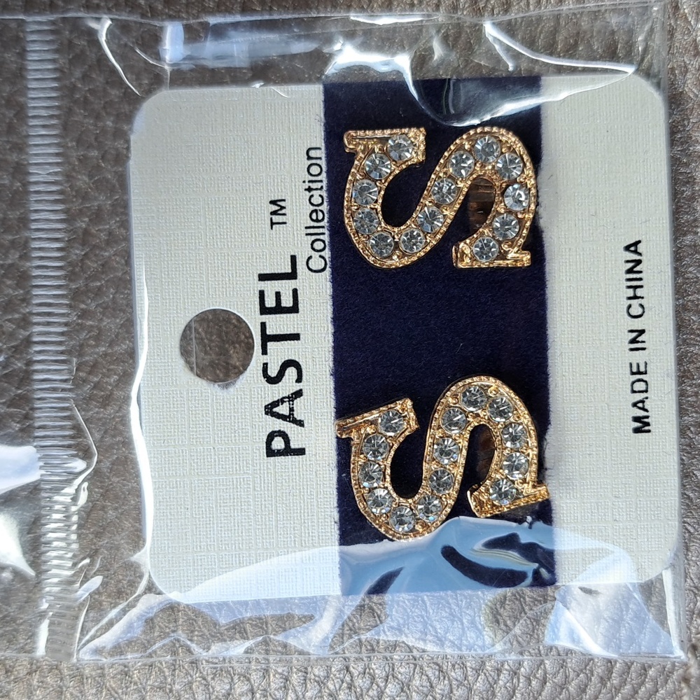 Pastel Collection "S" Rhinestone Earrings Clip-on